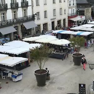 https://appartement-au-coeur-du-quartier-historique.inbrittany.com